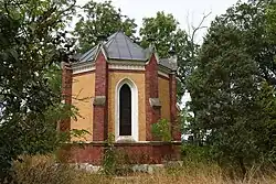 Lechovice-pohřební-kaple-Kübecků2017d.jpg