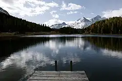 Jezero Lej da Staz v pohoří Albula