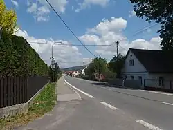 Hlavní silnice, směr Vsetín