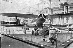 Letov Š-528 s třílistou vrtulí na aerosalonu Paříži 1936 (Letectví, listopad 1936)