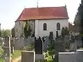 Kostel a hřbitov