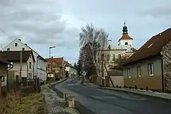 Hlavní cesta v Lišanech