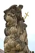 Socha poblíž kostela
