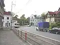 Křižovatka s Rochlickou ulicí. V pozadí vlastní lékárna.