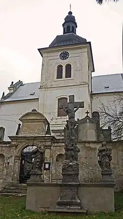 Věž kostela Tří králů v Libouchci