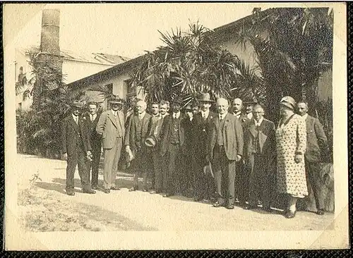 Návštěvníci zahradnictví v roce 1932