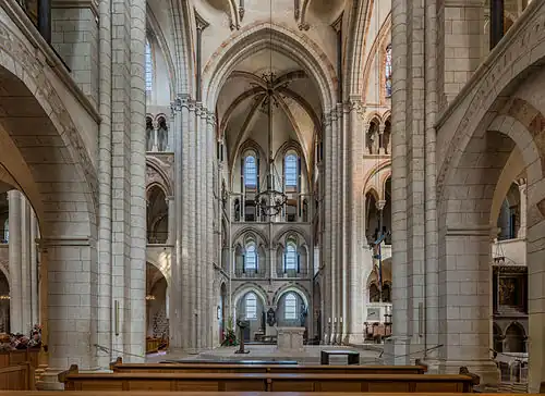 Křížení a transept, pohled na sever