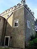 Literátska škola, vstupní průčelí z Děkanské ulice