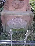 Detail podstavce kříže