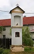 Kaplička s malou soškou
