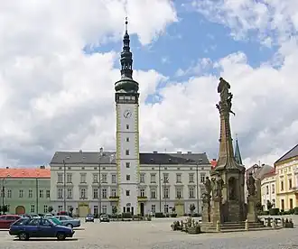 Náměstí Přemysla Otakara II. s budovou radnice