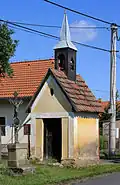 Zvonička s křížkem