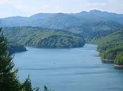 Gorski Kotar, Lokvarsko Jezero a hora Risnjak uprostřed