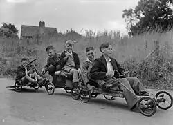 Závodníci na motokárách, Longden Bay, 1953