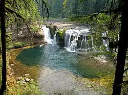 Vodopád Lower Falls