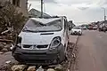 Lužice: zdemolovaný automobil ve Velkomoravské ulici
