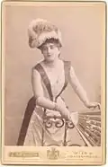 Helene Coraly, albuminový tisk, 164x105 mm