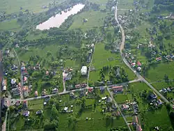 Letecký snímek středu obce Rybniště