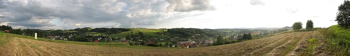 Panoramatický pohled na Luka nad Jihlavou směrem od Vysokých Studnic