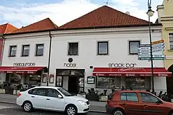 Měšťanský_dům_Český_dvůr_(Beroun)_Husovo_nám_86_(2).jpg