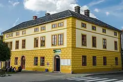 Měšťanský_dům_(Dašice,_nám._T._G._Masaryka_98).jpg