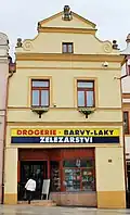 Měšťanský_dům_Rejnovský_(Havlíčkův_Brod),_Havlíčkovo_nám._160,_Havlíčkův_Brod.jpg