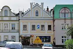 Měšťanský_dům_U_bílého_koníčka_(Havlíčkův_Brod),_Havlíčkovo_nám._169,_Havlíčkův_Brod.JPG