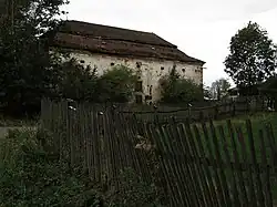 Měcholupy, sýpka.jpg