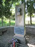 Pomník v Mělníku, Úžice