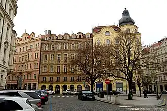 Západní nároží s domy č. 3, 5, 7 a 9