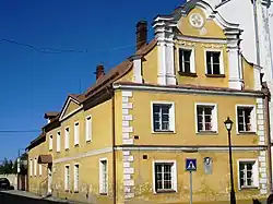 Městský_dům_s_pamětní_deskou_Dr._Adolfa_Lorenze_(Vidnava).JPG