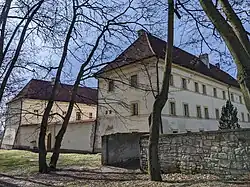 Mšec - areál zámku a hospodářského dvora (stav březen 2023) (5).jpg