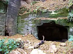 Skalní byt v Debři