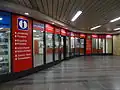 Informační středisko DPP ve vestibulu stanice.