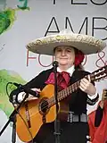 Hráčka na kytaru (Lenka Mitašová)