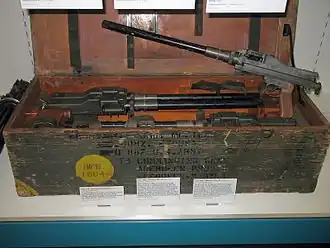 MG 81 (nahoře) a MG 81Z (v bedně)