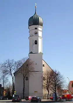 kostel sv. Margaret, západní průčelí se zvonicí