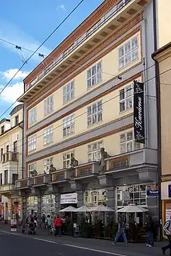 Machonova pasaz 02.JPG