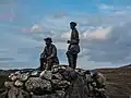 Pomník průkopníků horolezectví na Skye J. Collie a J. MacKenzie