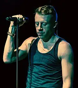 Macklemore v Torontu 2012 na turné The Heist Tour