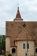 Mackovice, zadní trakt kostela.jpg