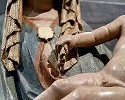 Madona z Nesvačil, detail roušky a pravé ruky Ježíška