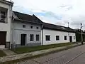 Starší zástavba na návsi