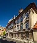 Průčelí paláce ve Valdštejnské ulici, 2021.