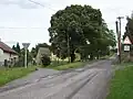 Rozcestí v dolní části vesnice