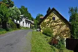 Jižní vjezd do osady