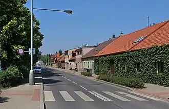Východní část Malešické ulice (pohled západním směrem)