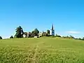 Areál kostela a fary od vrchu Thumberg