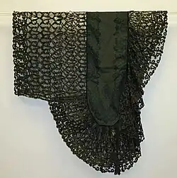 Část mantily z 19. století