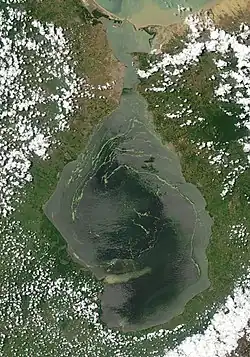 jezero z vesmíru